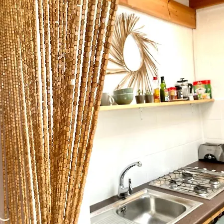 Cozy Boho House In דירה *